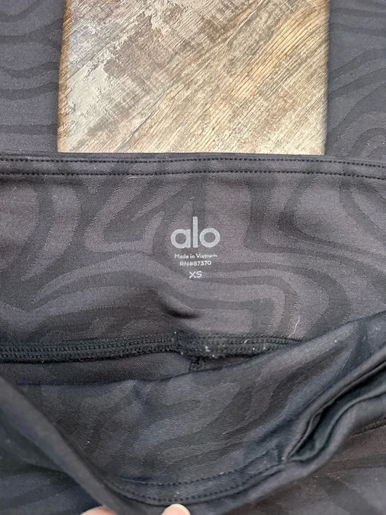 ALO Yoga Black Subtle Zebra-Print Leggings - Picture 3 of 4